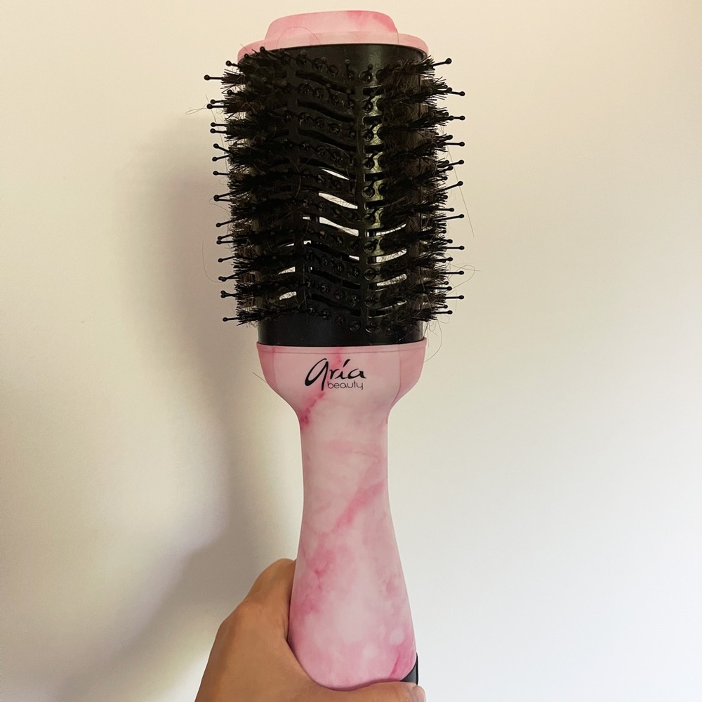 Aria blowdry brush